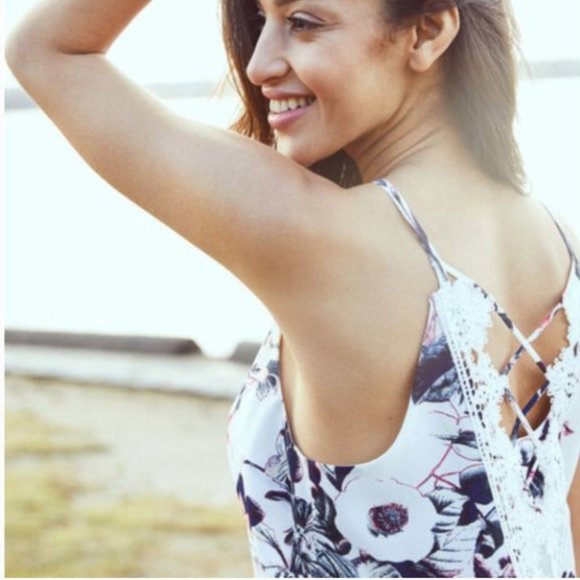 Kismet White Floral Carla Camisole Tank Top size M - Picture 7 of 16